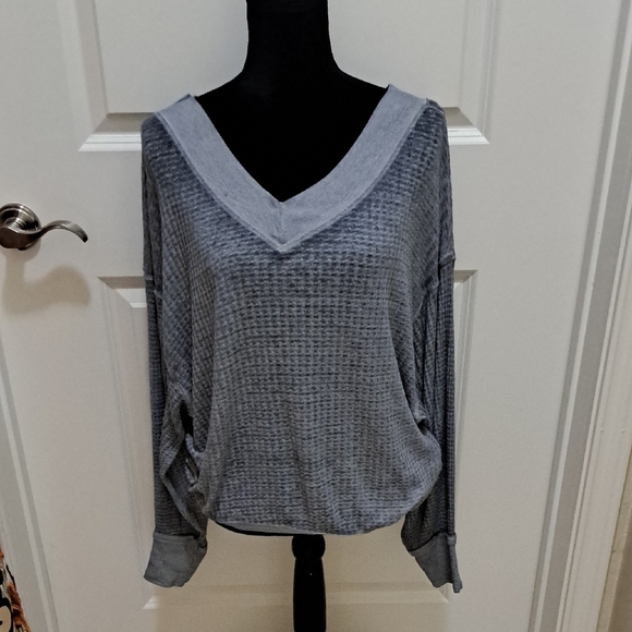 We The Free Tops - We The Free FREE PEOPLE Gray SHEER vneck Crop Top
